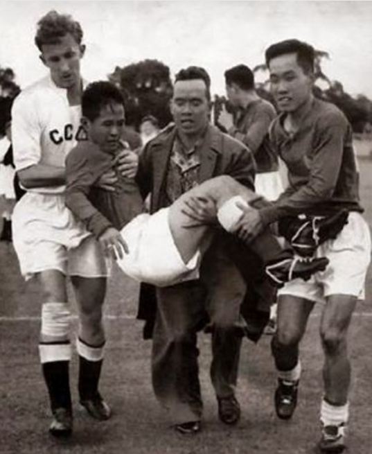 Nostalgia yuk, ini 8 foto bersejarah atlet Indonesia di kancah dunia