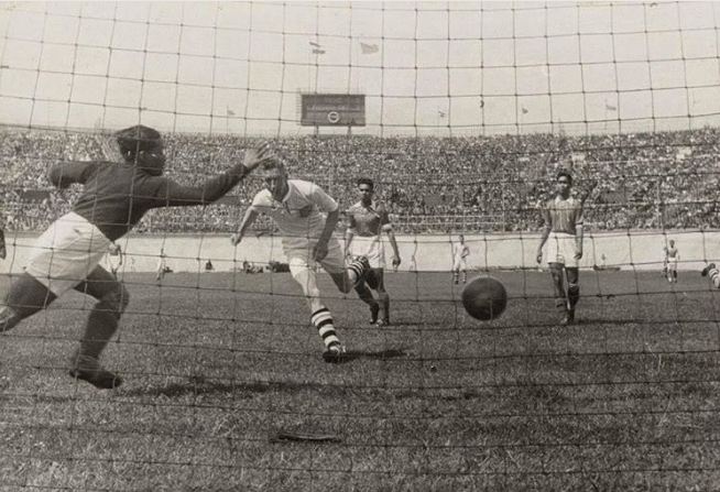 Nostalgia yuk, ini 8 foto bersejarah atlet Indonesia di kancah dunia