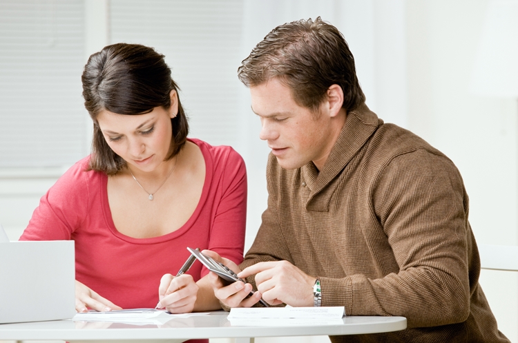 9 Cara mengelola keuangan pasangan dijamin bikin kamu makmur