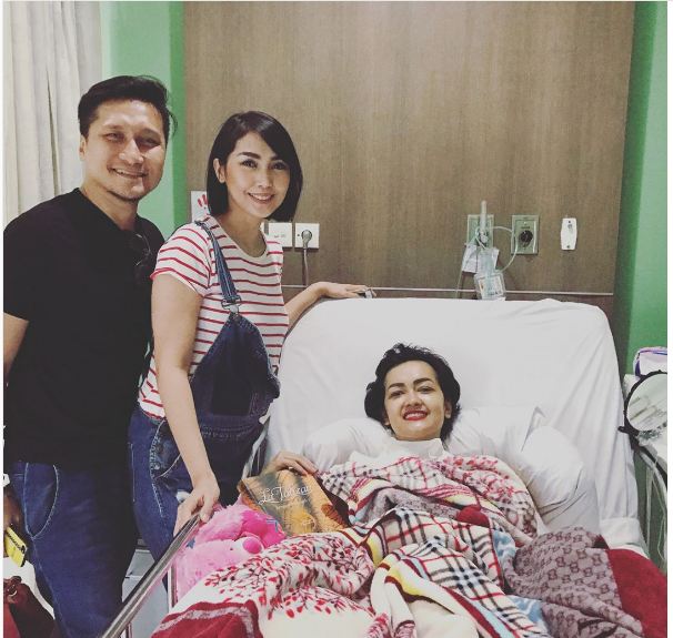 Lama terbaring di RS, ini 20 potret wujud sayang sahabat kepada Jupe