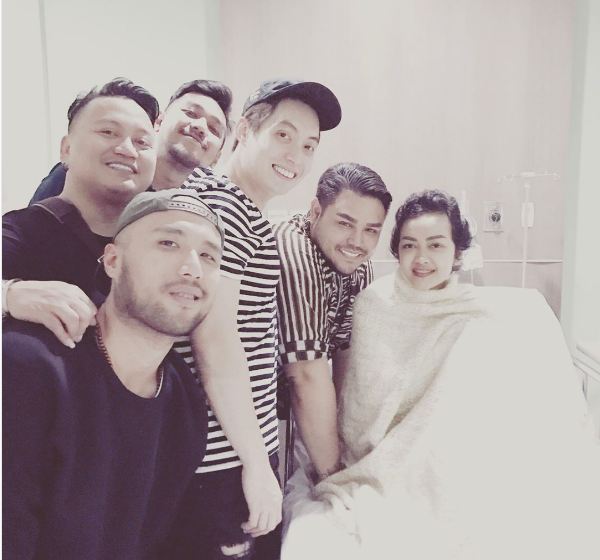 Lama terbaring di RS, ini 20 potret wujud sayang sahabat kepada Jupe