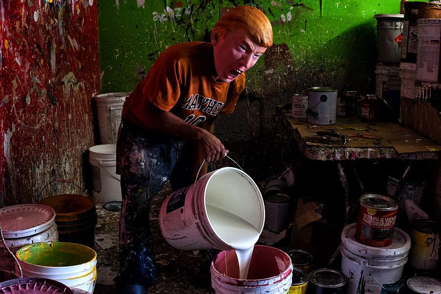 12 Foto sindiran ketika Donald Trump digambarkan jadi pekerja imigran