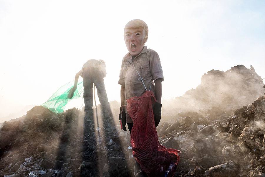 12 Foto sindiran ketika Donald Trump digambarkan jadi pekerja imigran