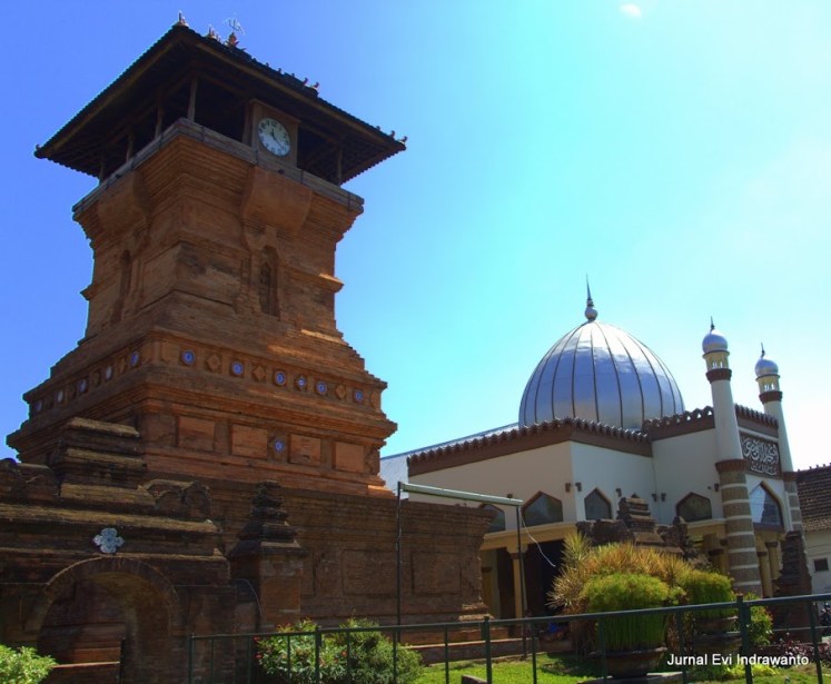 5 Masjid di Indonesia ini bentuknya tak biasa, ada yang mirip gereja