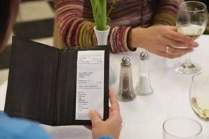 Tak mampu bayar makanan, pria ini nekat menceburkan diri ke laut