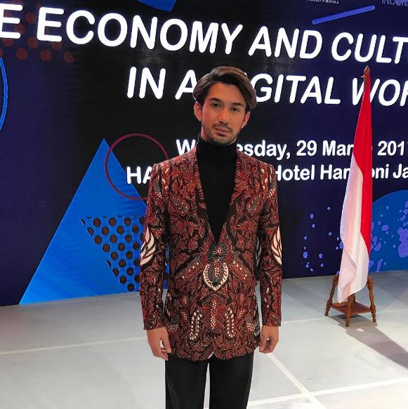 10 Outfit Reza Rahadian ini bukti ia fashionable, makin ganteng deh 