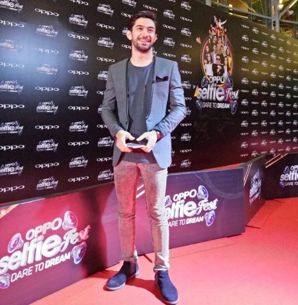 10 Outfit Reza Rahadian ini bukti ia fashionable, makin ganteng deh 