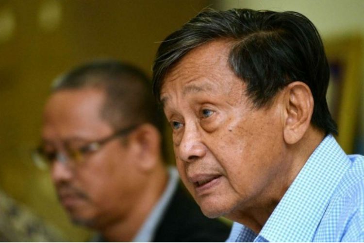 Ini perjalanan karier Ajip Rosidi sebelum menikah dengan Nani Wijaya