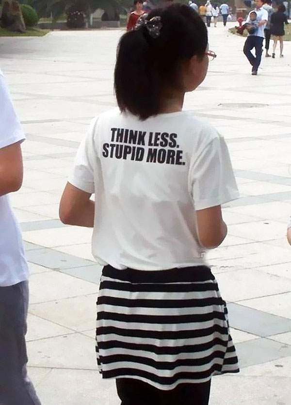 10 Foto tulisan di kaus ini bisa bikin gagal paham orang yang baca