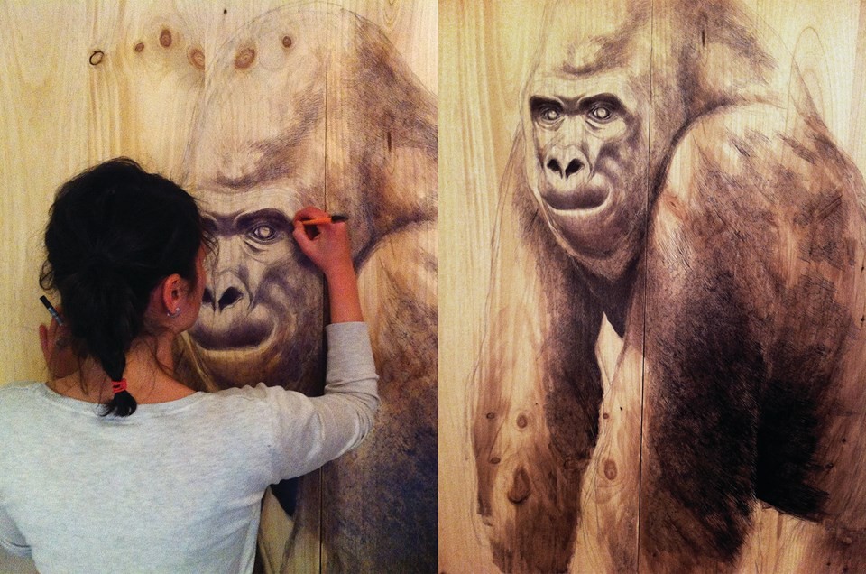 15 Lukisan hewan pakai pena di kanvas kayu ini hasilnya wow banget