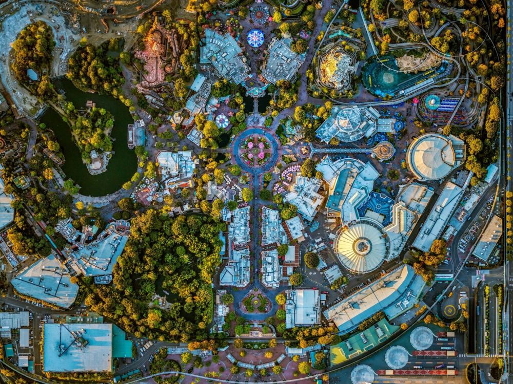 13 Potret megahnya taman bermain Disneyland dilihat dari angkasa