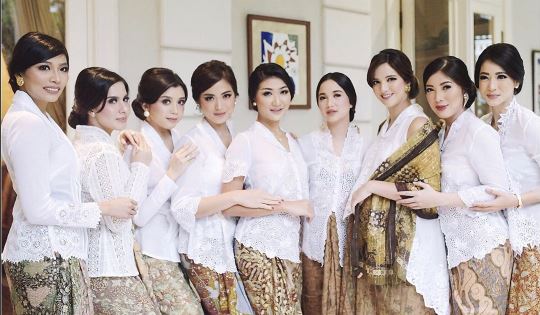 10 Foto perayaan Hari Kartini ala geng girl squad, semuanya cetar!