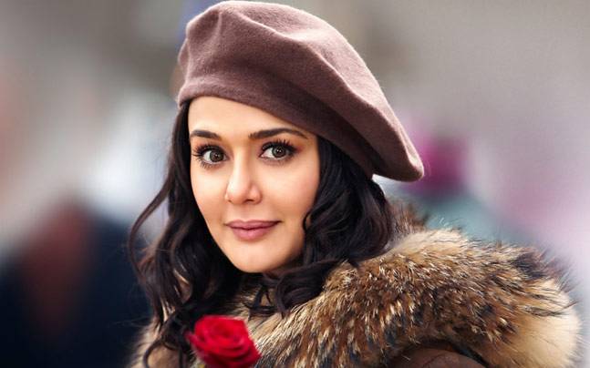 8 Aktris Bollywood ini pernah jadi lawan main Aamir Khan di film hits