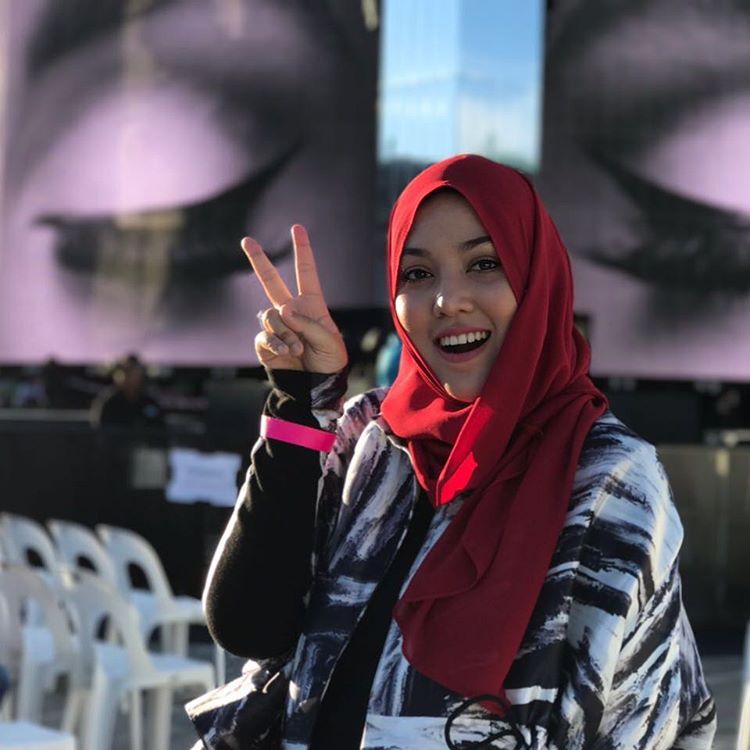 Shila Amzah, penyanyi berhijab Malaysia yang malah terkenal di China