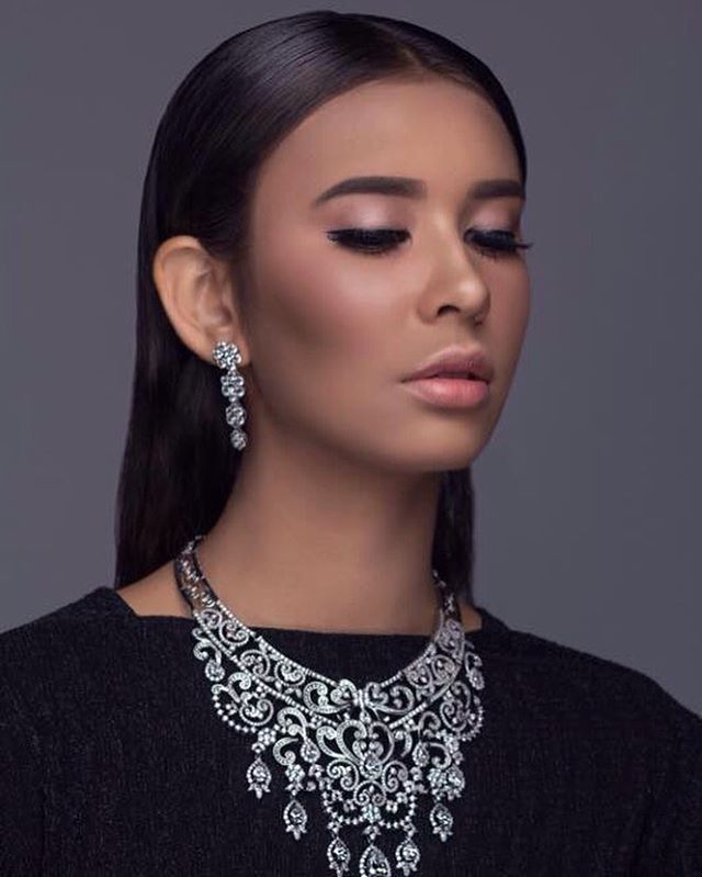 10 Fakta Miss Indonesia 2017 Achintya Nilsen, masih kelas 3 SMA