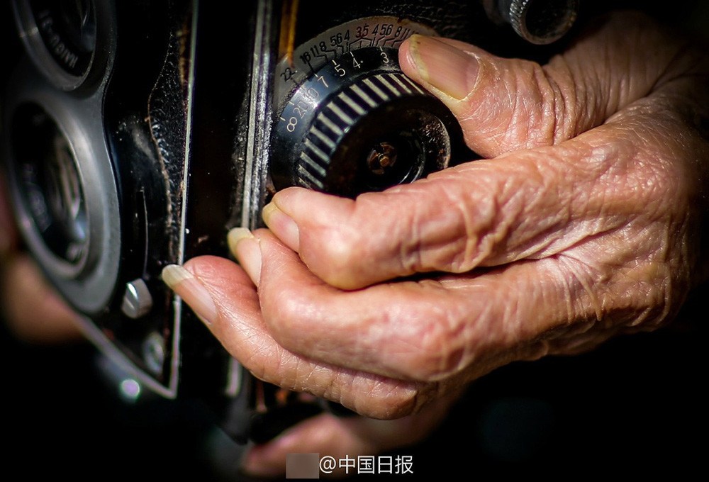 Sudah berusia 105 tahun, nenek ini masih aktif jadi fotografer