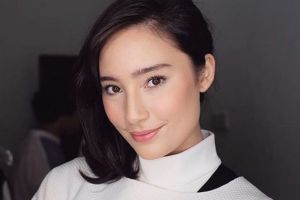 13 Seleb ini ternyata gemar membaca buku, makin ngefans nih! 