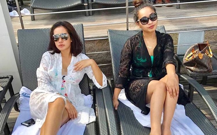 Tak lagi kenakan hijab, Shinta Bachir tampil seksi dengan bikini