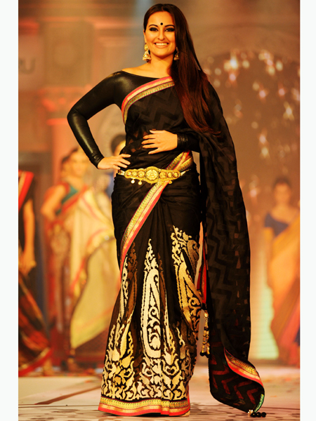 10 Aktris Bollywood cantik ini pernah akui tak pede saat pakai bikini