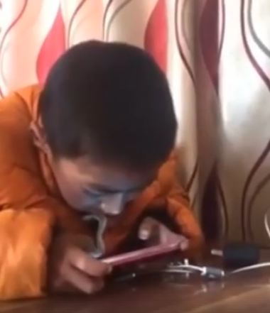 Kelakuan kocak bocah main game ini dijamin bikin kamu ingat masa kecil