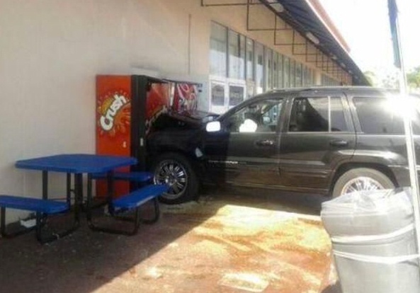 Kamu perlu jeli lihat 12 foto momen kebetulan ini, ada berbagai makna