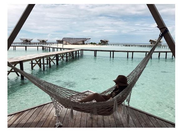 11 Seleb Indonesia ini hobi pamer foto berbikini, bikin 'panas-dingin'