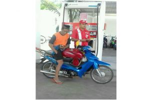 5 Modifikasi tangki motor paling nyeleneh, kreatif tapi lucu gitu deh