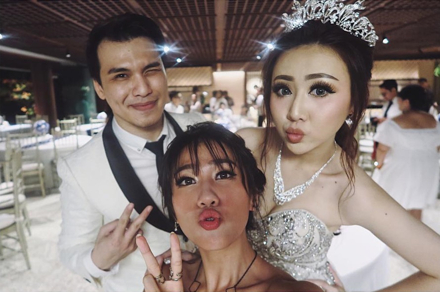 10 Potret momen pernikahan Ryn, jadi ajang reuni eks Cherrybelle
