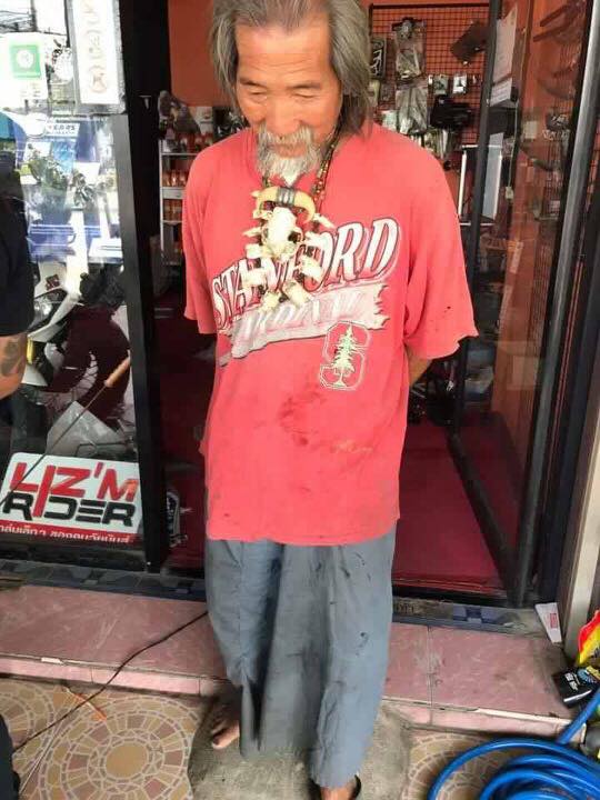 Penampilannya lusuh, pria tua ini dicuekin saat beli Harley Davidson