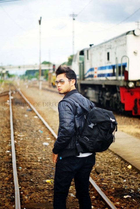 15 Foto lawas Adhin Abdul Hakim si bintang iklan Google, awas kaget!