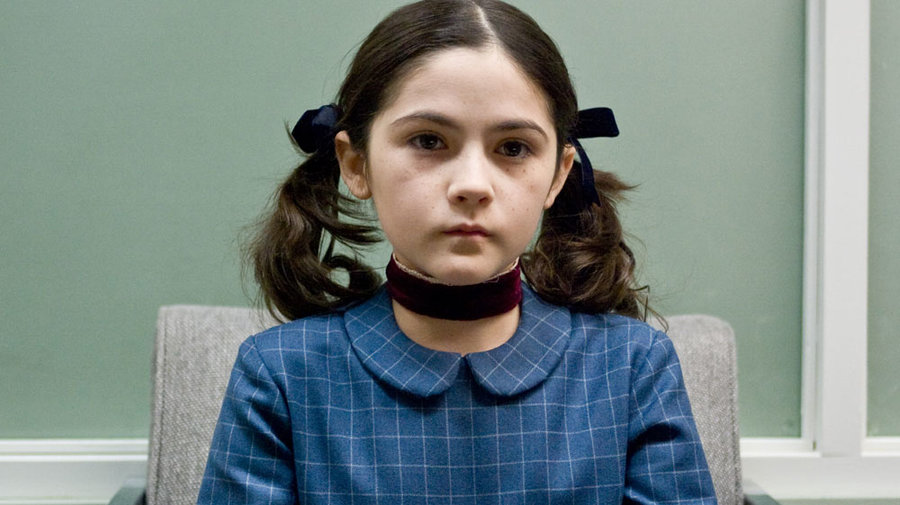 8 Tahun berlalu, begini tampilan bocah perempuan sadis di film Orphan