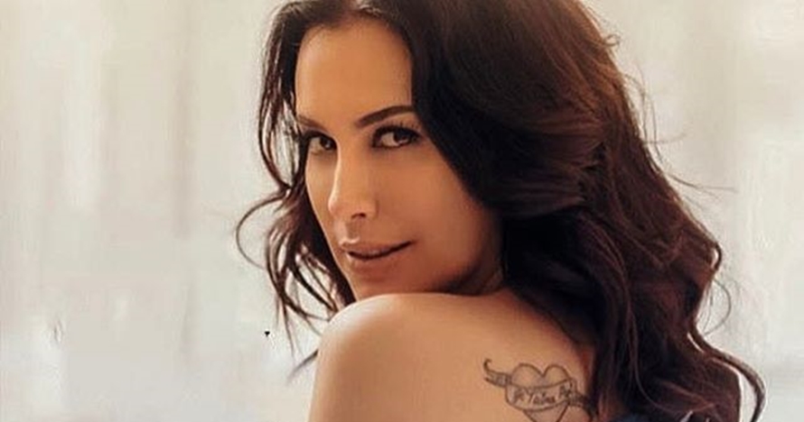 Tips cantik 5 seleb ini unik banget, ada yang memakai kotoran kucing