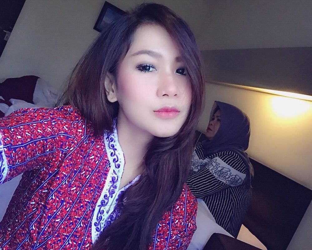 10 Potret cantiknya Yulidha, cewek Indonesia yang dinikahi aktor India