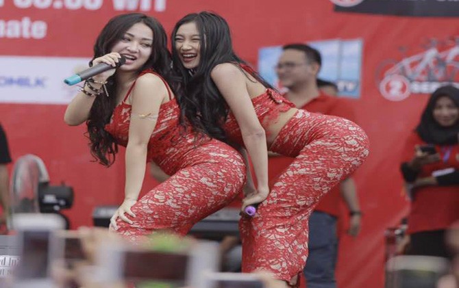 Klarifikasi Pamela Duo Serigala atas insiden 'dada nyembul' di Ternate