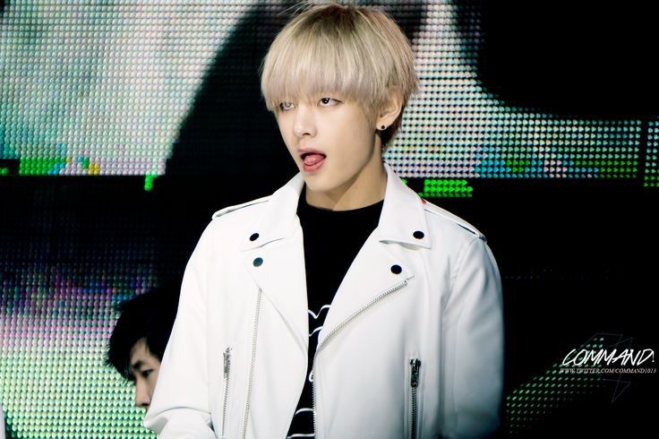 7 Gaya rambut V 'BTS' paling nyentrik, ada yang kayak lumut