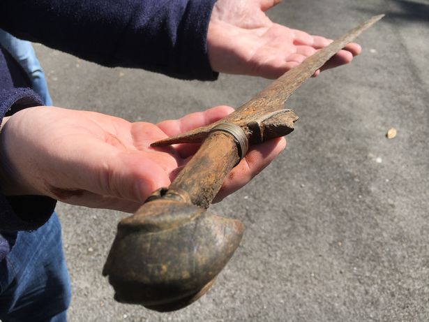Keris ini ditemukan di sungai di Wales, kisahnya sulit dipercaya