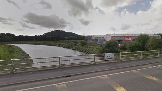 Keris ini ditemukan di sungai di Wales, kisahnya sulit dipercaya