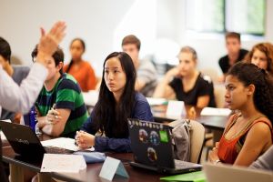 Proyektor dosen ini rusak, kisah selanjutnya bikin terpukau