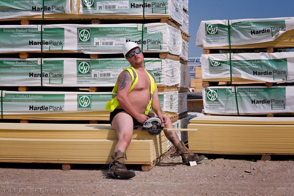 10 Foto suami berpose bak model wanita dewasa ini bikin nyengir geli