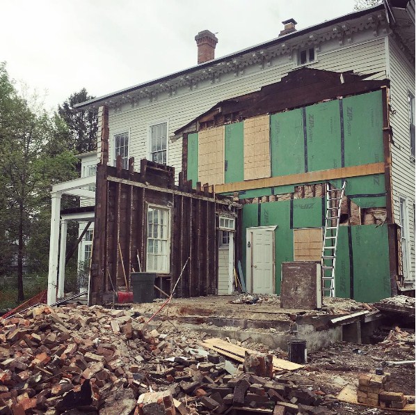 Wanita ini renovasi rumah tua tahun 1885, hasilnya bikin takjub