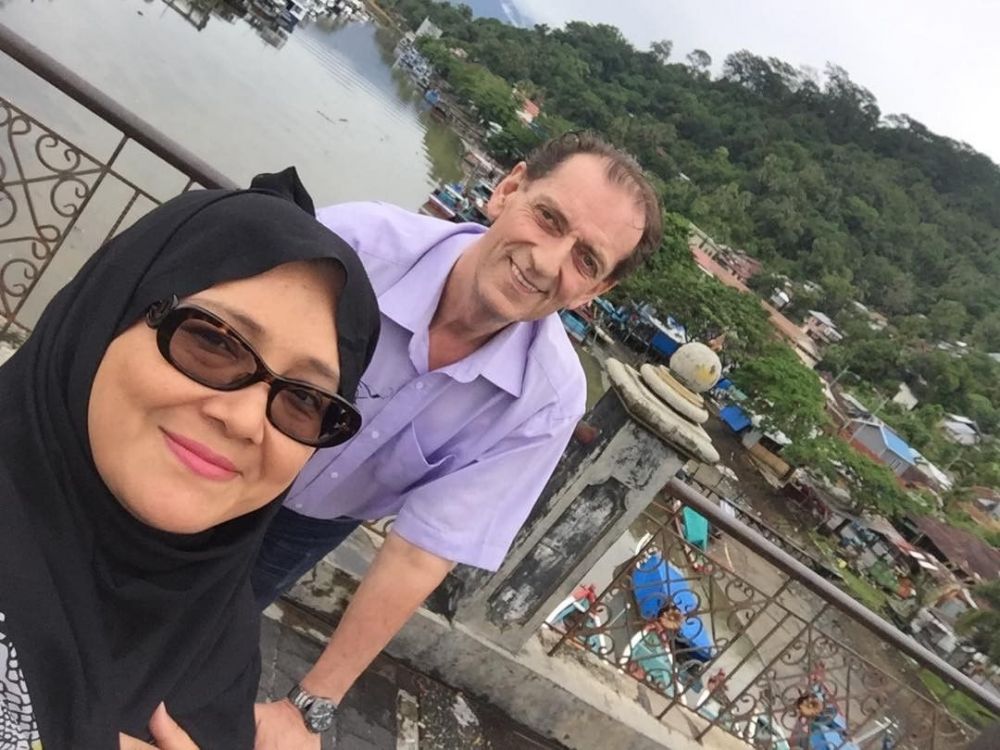 11 Potret bahagia Fenny Bauty dengan suami barunya, mesra terus nih