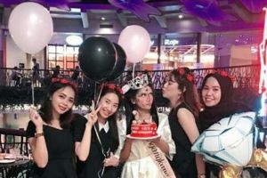 Berbentuk Mr P, kue tart di bridal shower Fanny Ghassani bikin heboh!