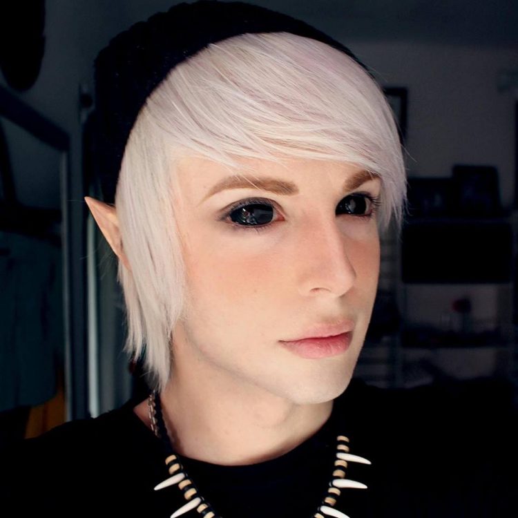 Cowok ini nekat operasi plastik demi jadi peri, hasilnya ekstrem 