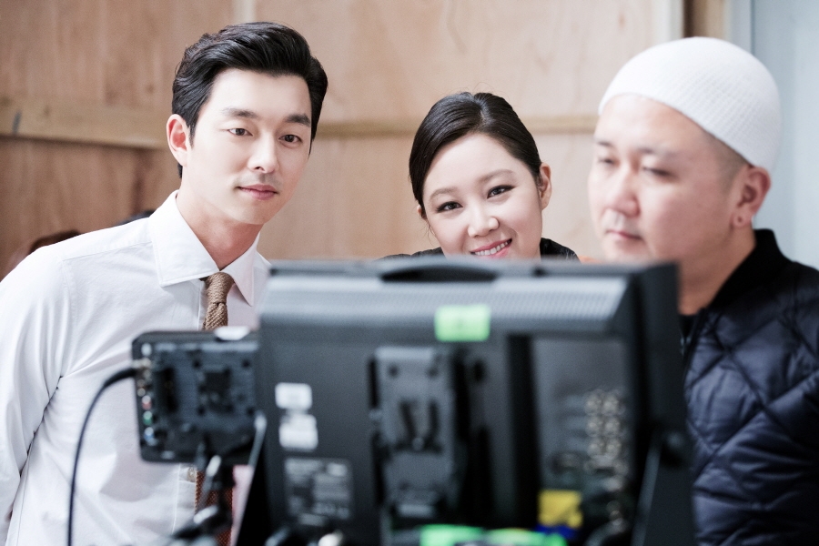 10 Foto persahabatan Gong Yoo & Gong Hyo-jin, bikin iri banget nih