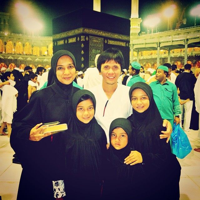 12 Potret kekompakan Haque bersaudara dengan keluarga