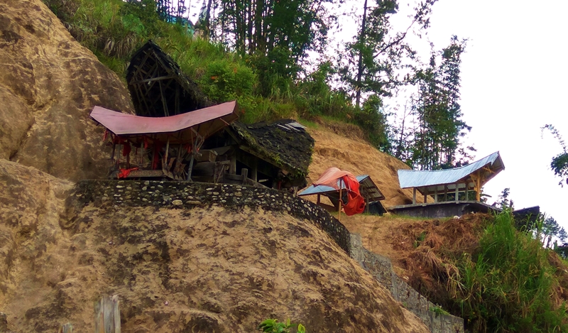 Di daerah ini jenazah bertahun-tahun disemayamkan di rumah, kenapa ya?