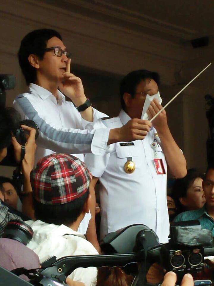 Hari pertama di Balai Kota setelah gantikan Ahok, Djarot menangis