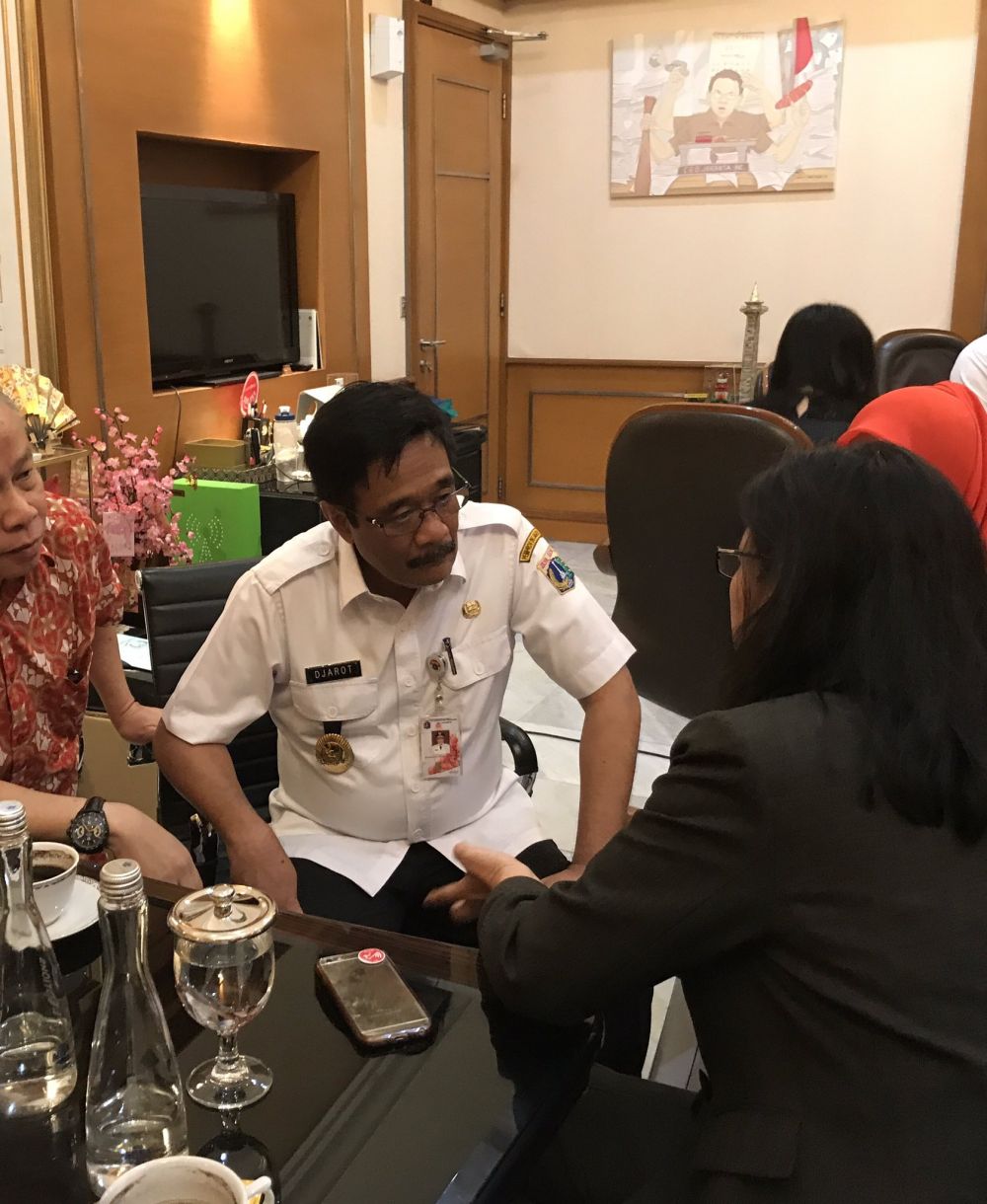 Hari pertama di Balai Kota setelah gantikan Ahok, Djarot menangis