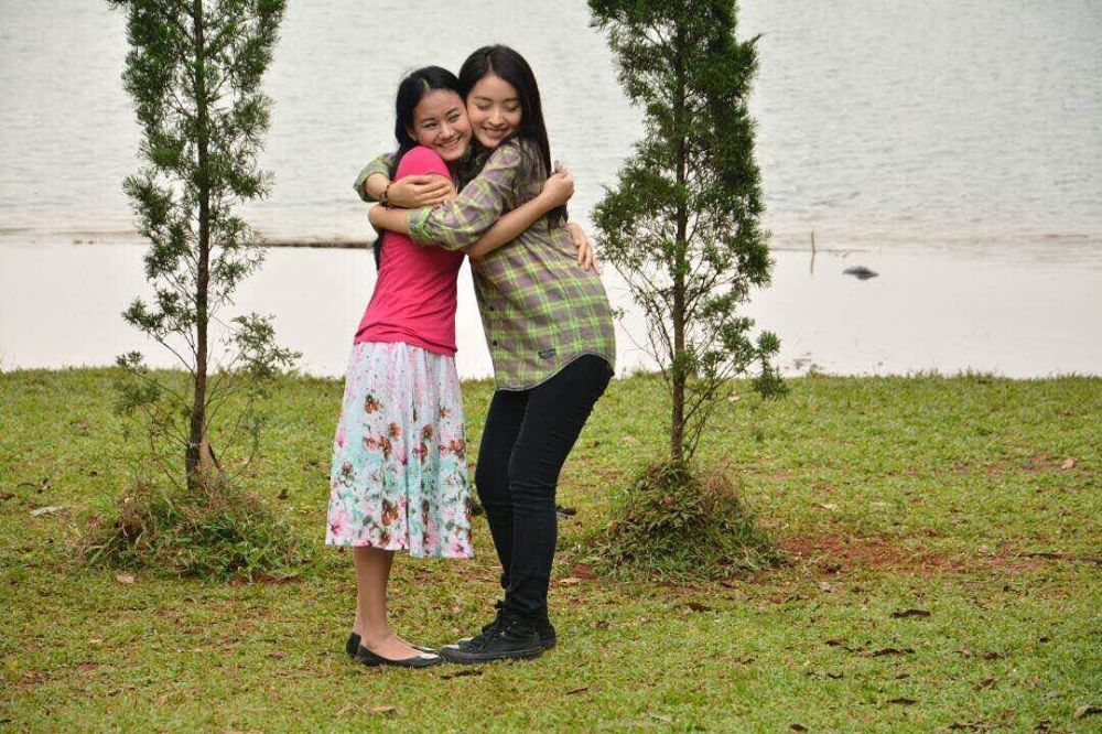 Saudara kembar di sinetron, ini beda gaya Natasha Wilona & Dinda Hauw
