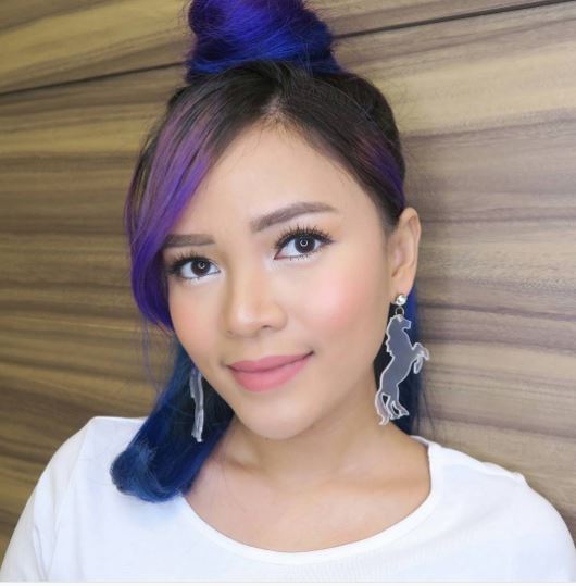 Rachel Goddard, beauty vlogger kocak yang hobi bikin meme